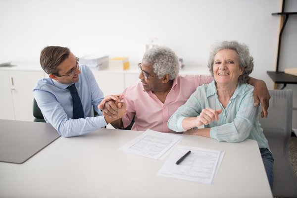 universal life insurance pros and cons